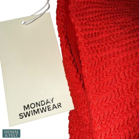 Monday Swimwear Palm Springs Top Chili Pepper Crinkle Red Bikini Voluptuous NEW - Picture 10 of 12